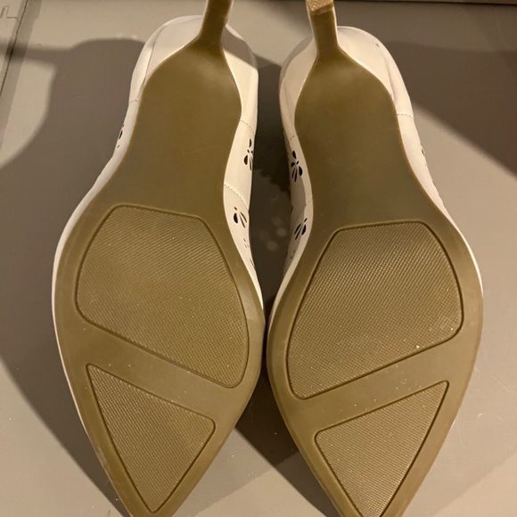 New- Lauren Conrad Floral Heels-Size 8 - Picture 5 of 5